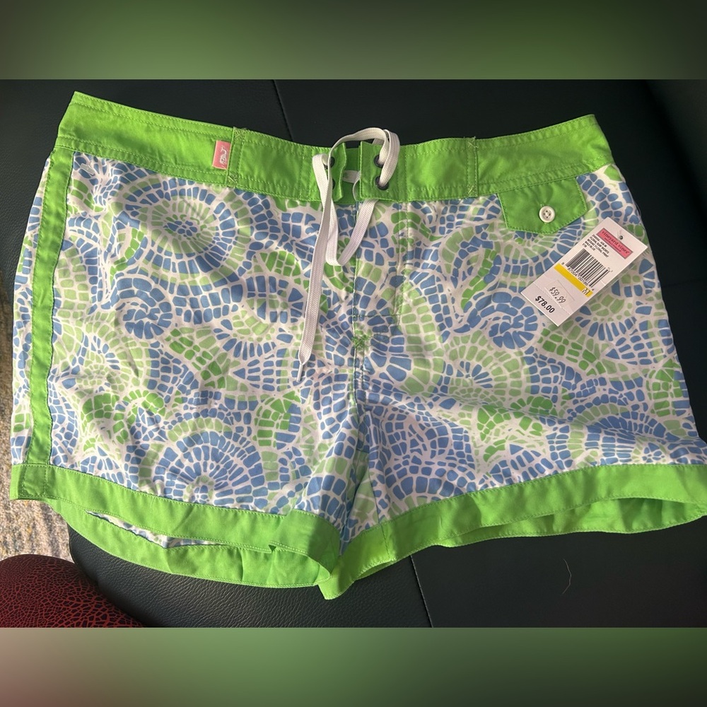 Vineyard Vines floral surf short